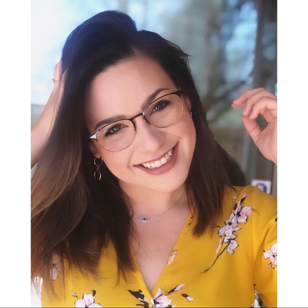 Meet your Posher, Gabriela